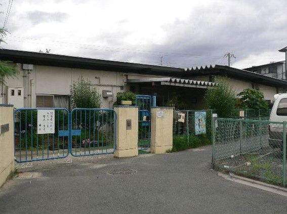 近くの上野口保育園まで566m（徒歩8分）