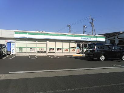 近くのファミリーマート 高松中央通り店まで1,027m（徒歩13分）