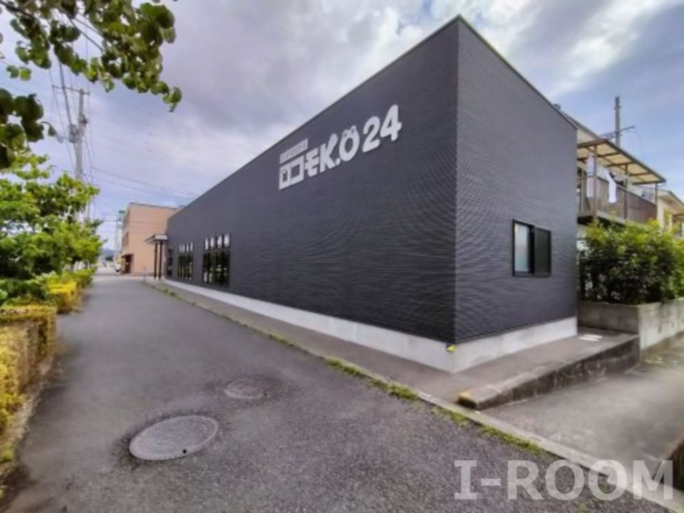 近くのロコモK.Oはなみずき通り店まで165m（徒歩3分）