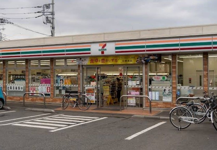 近くのセブンイレブン 三鷹武蔵境通り店まで438m（徒歩6分）