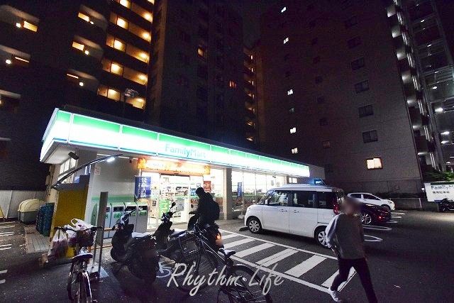 近くのファミリーマート スリーウェル新横浜店まで579m（徒歩8分）
