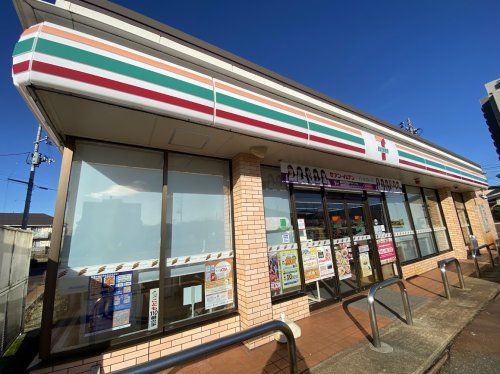 近くのセブンイレブン長岡駅東口通り店まで507m(徒歩7分)