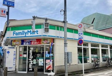 近くのファミリーマート 永福町駅南店まで212m(徒歩3分)