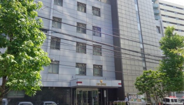 近くの巣鴨警察署まで348m（徒歩5分）