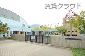 近くの千葉市立有吉小学校まで770m（徒歩10分）