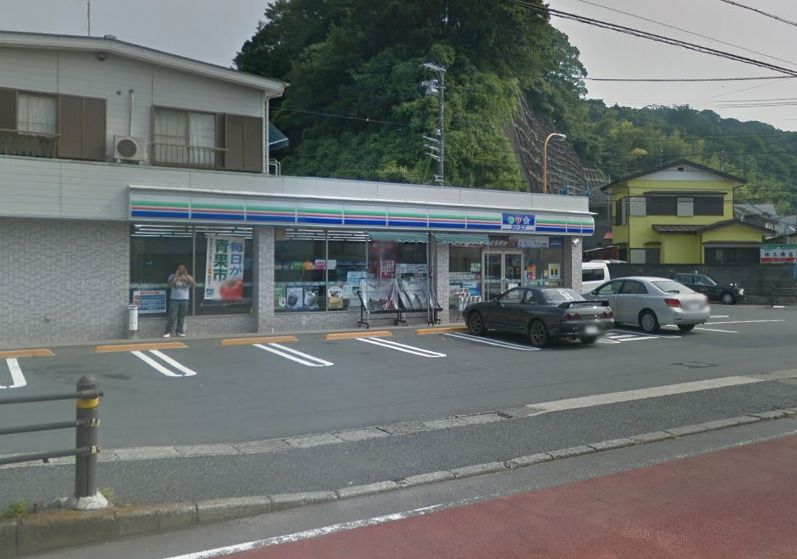 近くのローソン・スリーエフ 逗子葉桜店まで443m（徒歩6分）