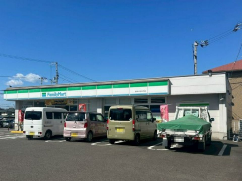 近くのファミリーマート 新居浜坂井町店まで540m(徒歩7分)