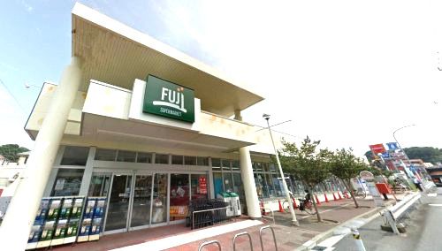 近くのFUJIまで938m(徒歩12分)