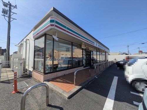 近くのセブン-イレブン 北名古屋高田寺店まで432m(徒歩6分)