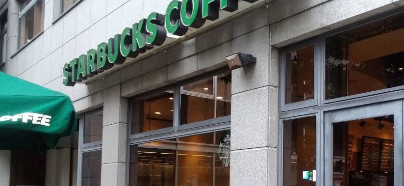 近くのスターバックスコーヒー 西本町店まで464m（徒歩6分）