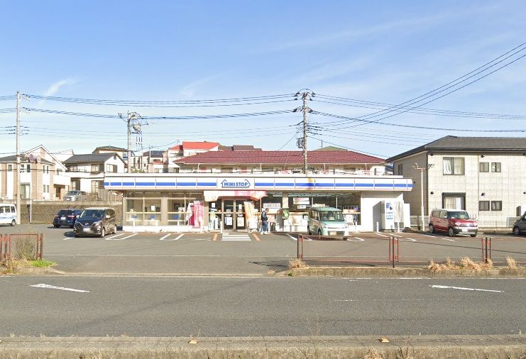 近くのコンビニまで415m（徒歩6分）