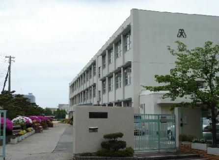 近くの神戸市立箕谷小学校まで1,355m(徒歩17分)
