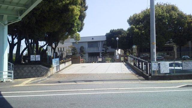 近くの熊本市立川上小学校まで553m(徒歩7分)