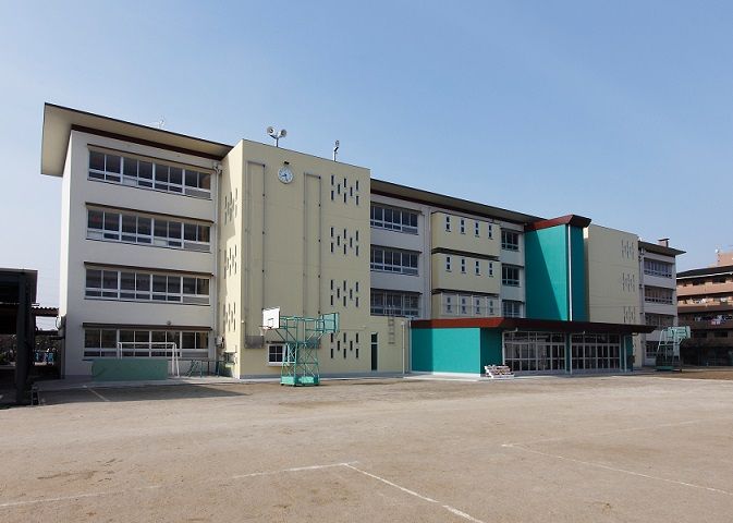 近くの門真市立第５中学校まで350m（徒歩5分）