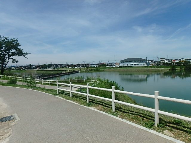 近くの七本木池公園まで939m（徒歩12分）