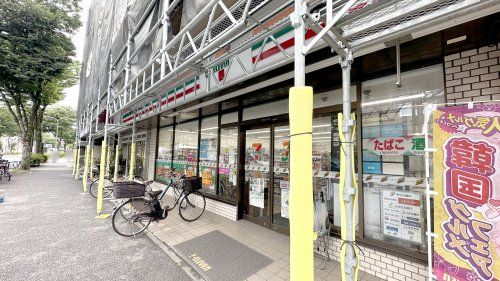 近くのセブンイレブン 世田谷上北沢店まで435m（徒歩6分）
