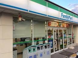 近くのファミリーマート 草津岡本町店まで2,266m(徒歩29分)