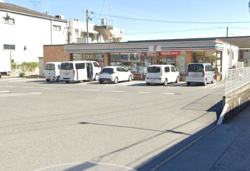 近くのセブンイレブン 呉阿賀中央5丁目店まで816m（徒歩11分）