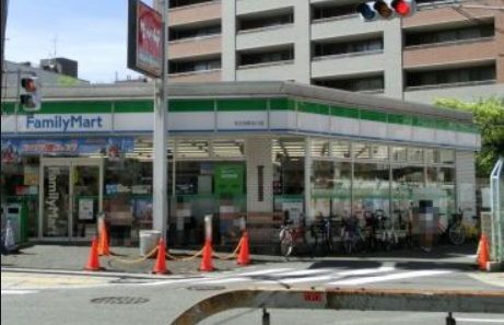 近くのファミリーマート 天王寺駅北口店まで349m(徒歩5分)