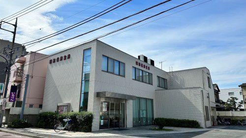 近くの昭和信用金庫 三鷹支店まで125m（徒歩2分）