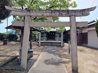 近くの八十主神社まで323m（徒歩5分）