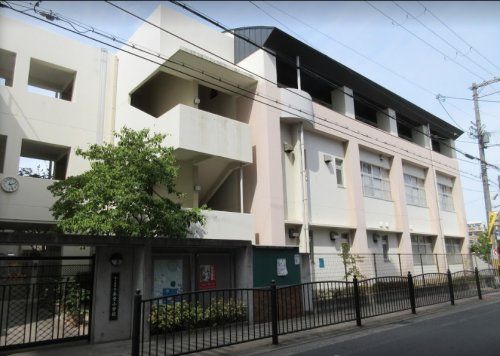 近くの東大阪市立長堂小学校まで666m(徒歩9分)