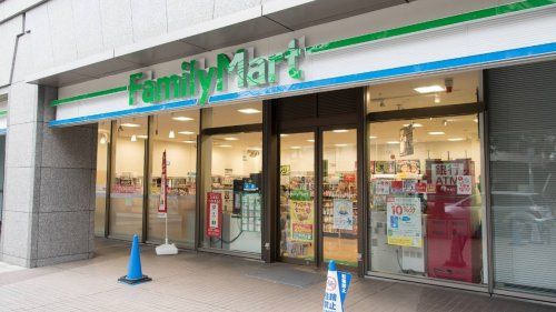 近くのファミリーマート 朝日生命代田橋ビル店まで420m(徒歩6分)