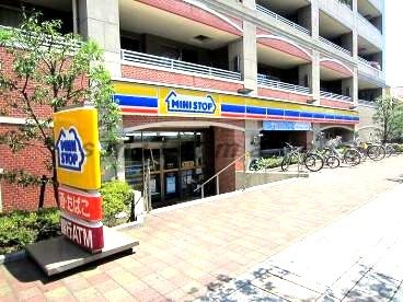 近くのミニストップ　本牧まで835m（徒歩11分）
