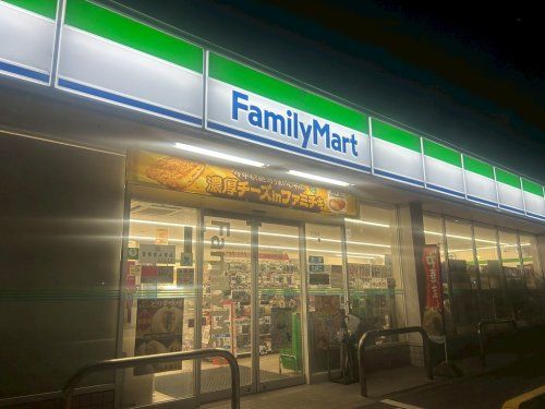 近くのファミリーマート 新居浜インター店まで805m（徒歩11分）
