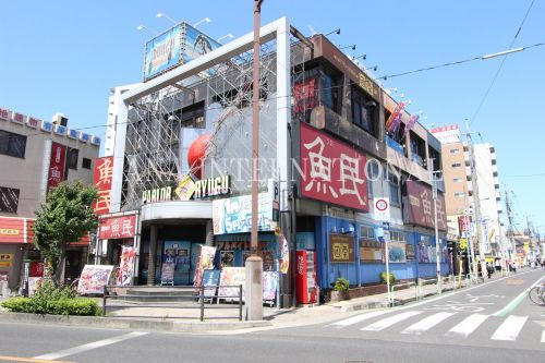 近くの飲食店まで1,544m（徒歩20分）