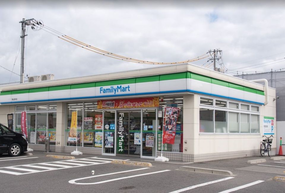 近くのファミリーマート 岡山田中店まで290m(徒歩4分)