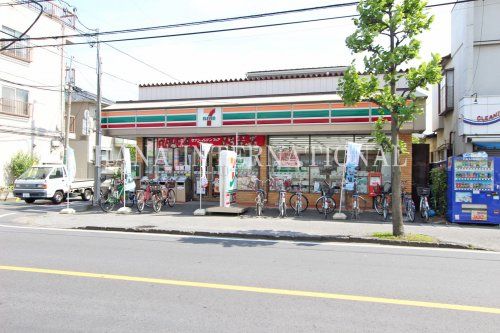 近くのセブン‐イレブン 鳩ケ谷南店まで732m(徒歩10分)