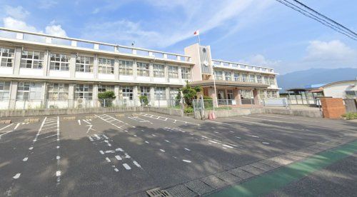 近くの鹿児島県垂水市立垂水中央中学校まで766m(徒歩10分)