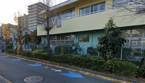 近くの市立岡部保育所まで622m（徒歩8分）