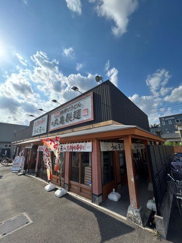 近くの飲食店まで1,435m（徒歩18分）