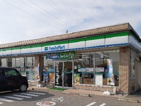 近くのファミリーマート 富山茶屋町店まで1,359m(徒歩17分)