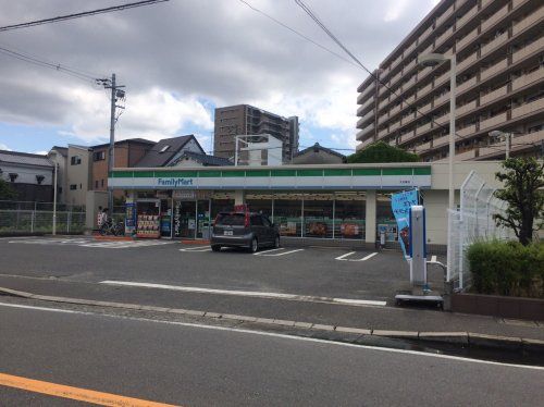 近くのファミリーマート大日東店まで332m(徒歩5分)