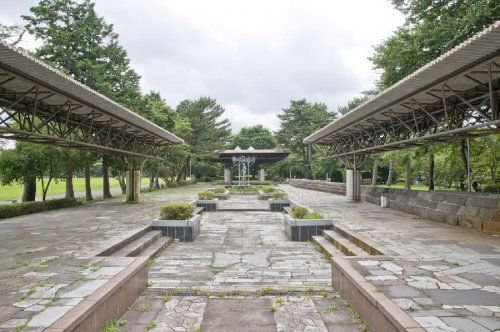 近くの榴岡公園まで630m（徒歩8分）