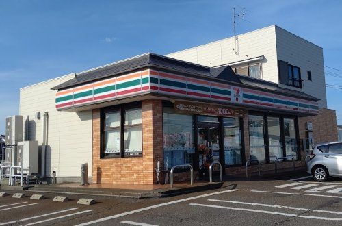 近くのセブンイレブン見附市役所通り店まで648m(徒歩9分)