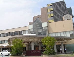 近くの市立砺波総合病院まで234m（徒歩3分）