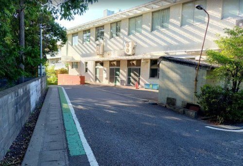 近くの早島町立早島中学校まで1,512m（徒歩19分）