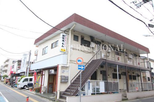 近くの鉄板焼．もんまで320m（徒歩4分）