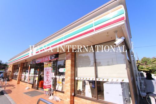 近くのセブン-イレブン小金井前原町5丁目店まで596m(徒歩8分)