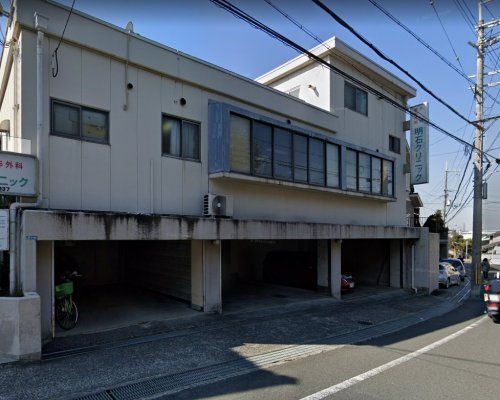 近くの明石クリニックまで1,208m（徒歩16分）