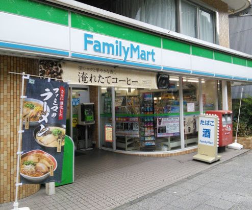 近くのファミリーマート 阪東橋東口店まで241m(徒歩4分)