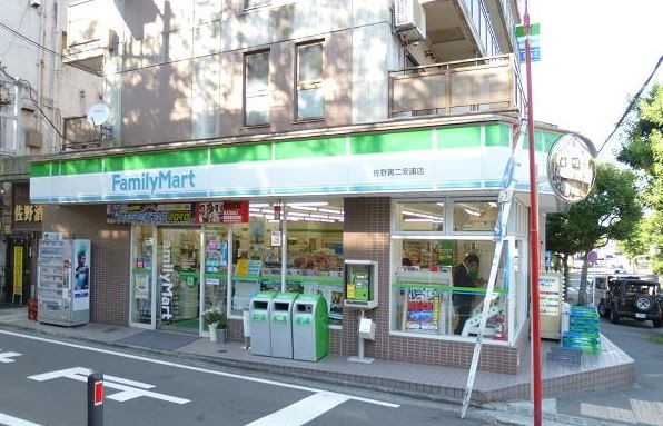 近くのコンビニまで189m（徒歩3分）