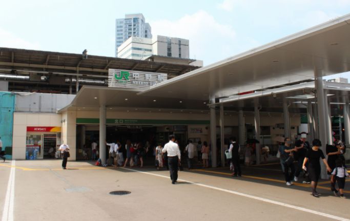 近くの中野駅まで1,016m（徒歩13分）