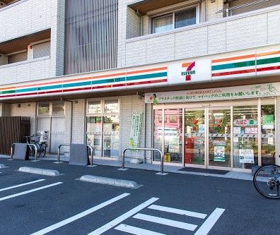 近くのセブンイレブン 葛飾青戸6丁目店まで1,032m(徒歩13分)