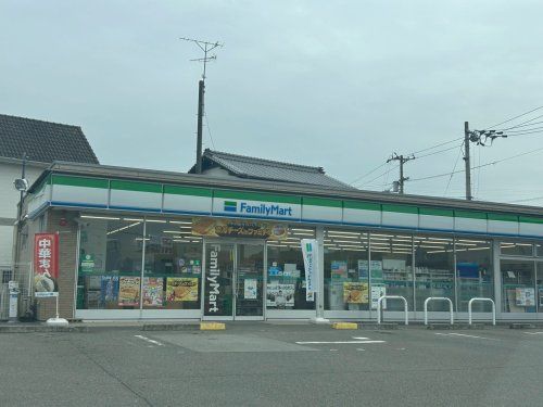 近くのファミリーマート いまばり別名店まで601m(徒歩8分)
