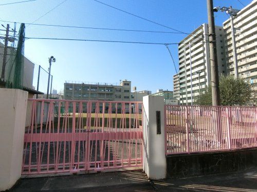 近くの大阪市立関目小学校まで257m(徒歩4分)
